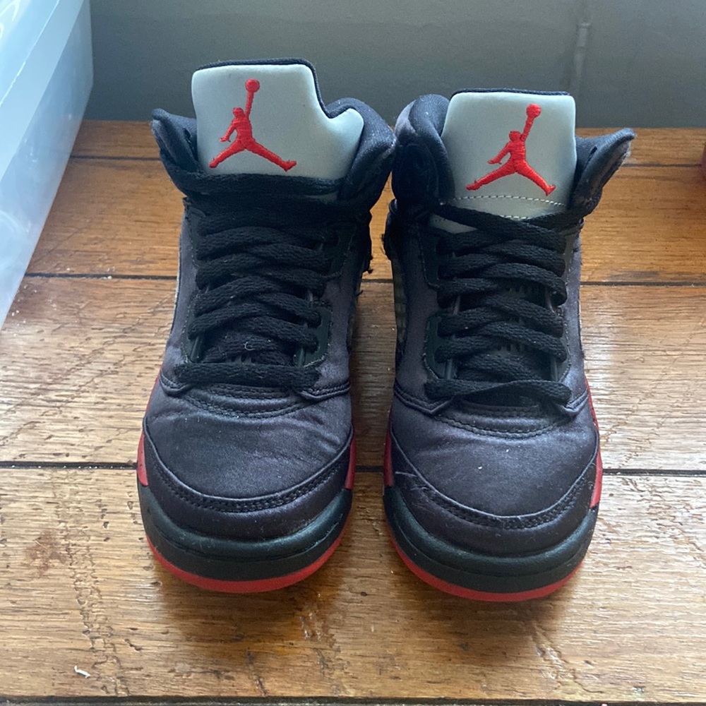 Jordan 5 Retro “Satin Bred”